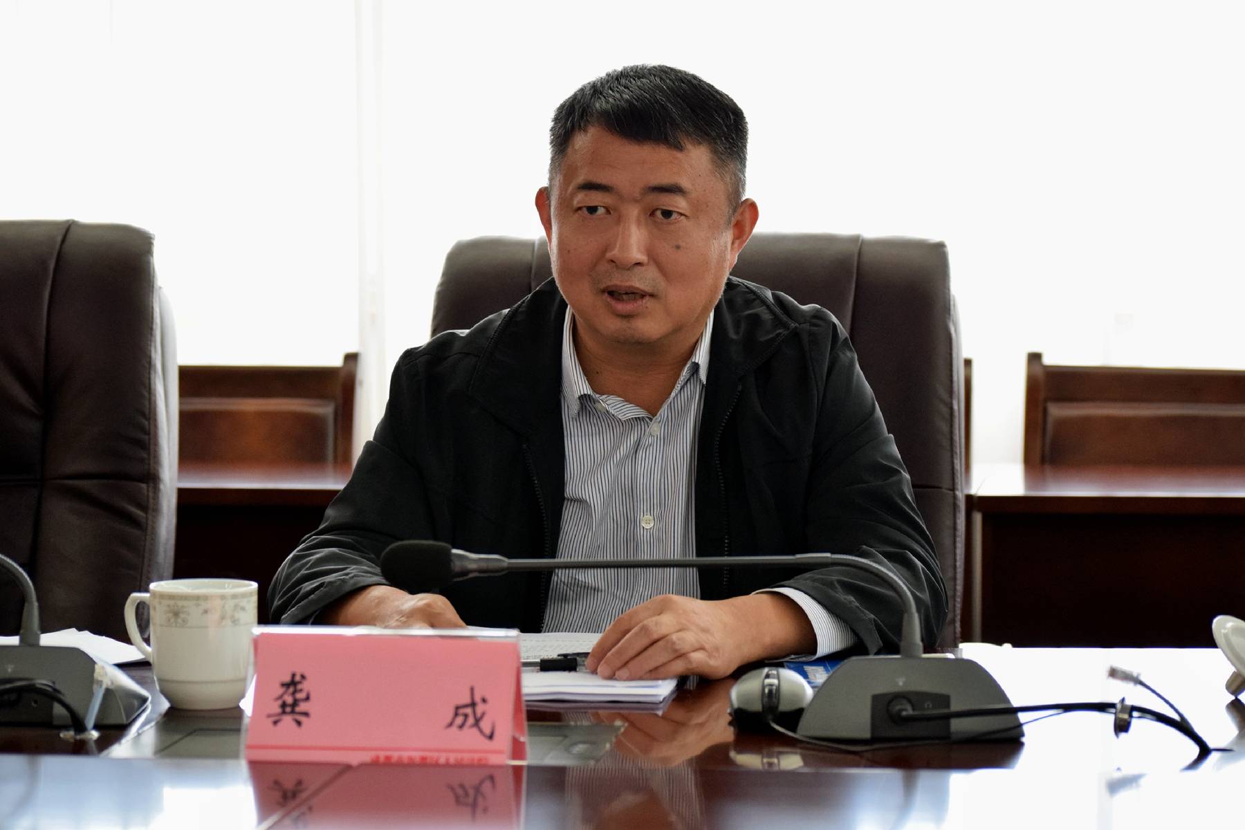 市中院党组成员,副院长龚成到新都法院督导队伍教育整顿工作