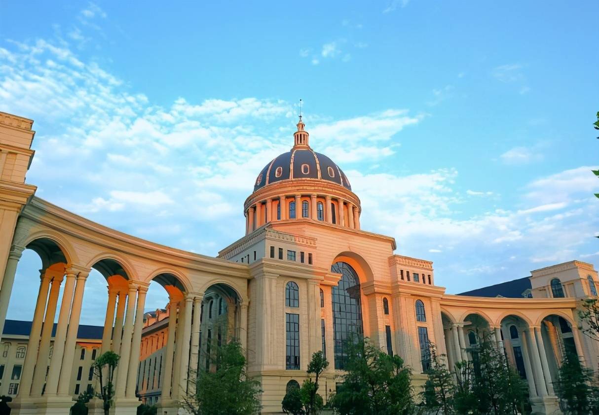 原创2021高考报考指南分数不高的铁饭碗专业500多分就能上