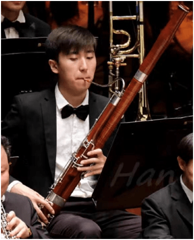 青年巴松演奏家,师从中央音乐学院朱军副教授.