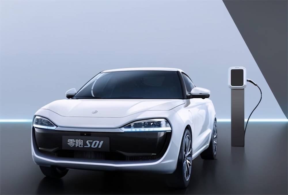 零跑s01靓丽外观强劲动力值得购买