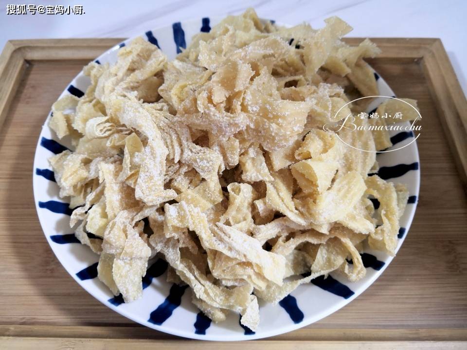 原创
春天干燥多吃这道菜,有肉有菜还有汤,一道菜吃全家,不上火营养多
