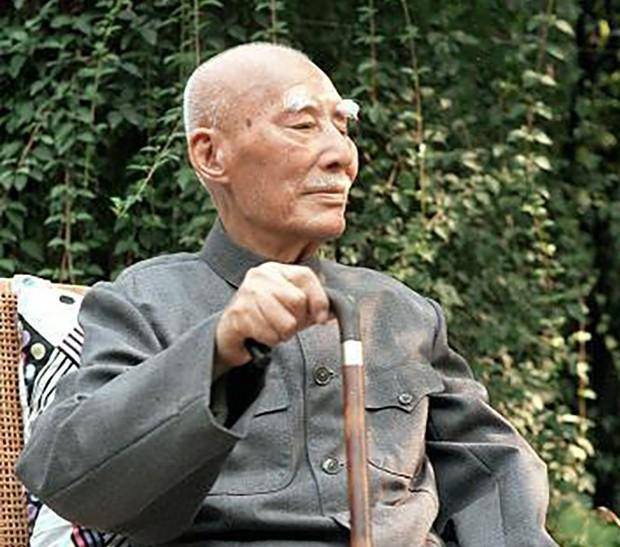 原创一代文宗叶圣陶喝酒能长寿