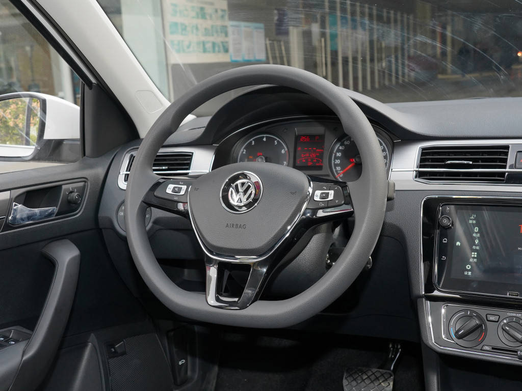 拥有桑塔纳走遍天下都不怕可为何如今却不好卖了