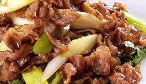 原创
美食推荐:黑木耳炒冬笋,孜然羊肉,金蒜大鸡腿,家常炒鸡杂
