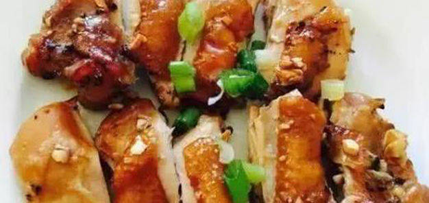 原创
美食推荐:黑木耳炒冬笋,孜然羊肉,金蒜大鸡腿,家常炒鸡杂