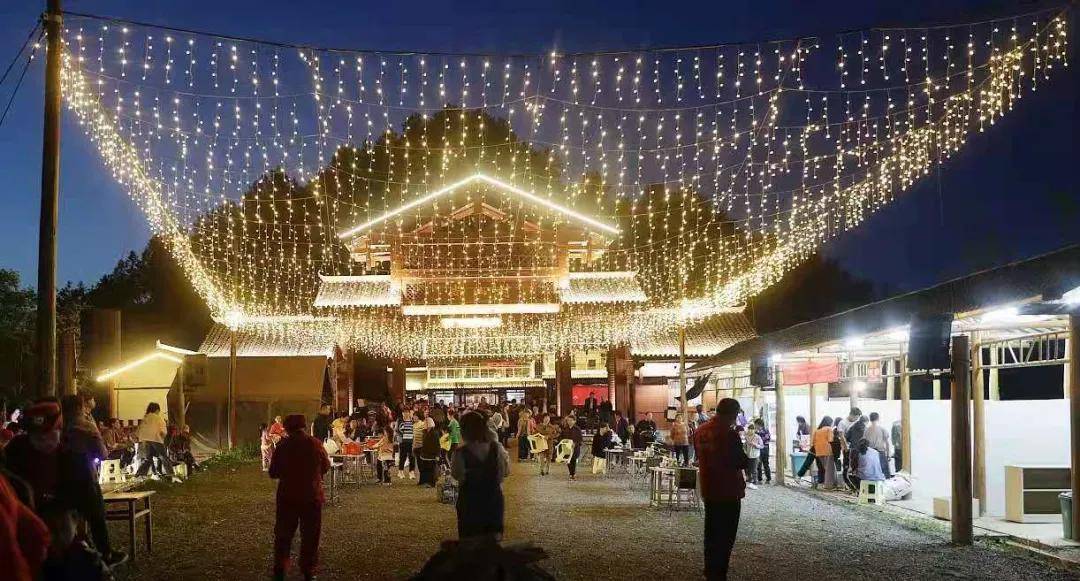 清凉一夏周末狂嗨攻略感受露天烧烤与乡村音乐的完美组合
