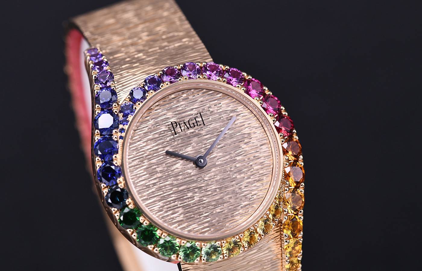 华美虹彩,品鉴伯爵limelight gala系列首款"彩虹"腕表