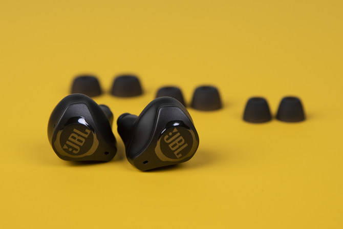 Type-C|JBL CLUB PRO+ TWS真无线降噪耳机体验：这才叫下潜