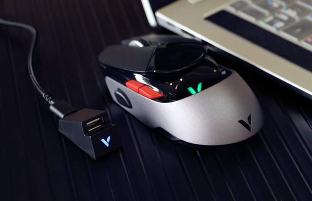 竞仔|雷柏VT960测评！超跑造型、有线无线双模连接、做最亮的电竞仔