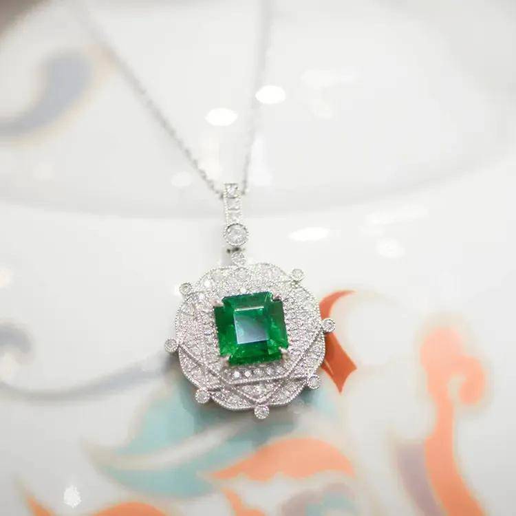 Heramoment赫拉臻藏 那些年 她们与祖母绿的传奇 戴安娜