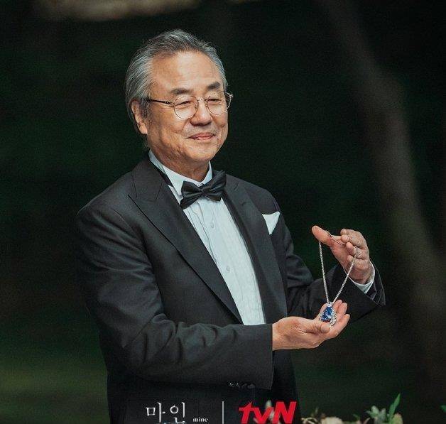 原创豪门死亡悬疑韩剧mine我的上流世界6大看点顶楼有品味的她综