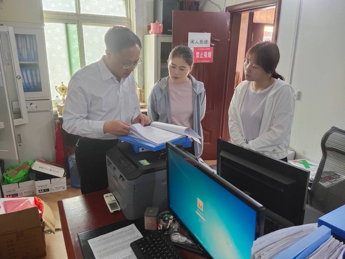 新蔡县委常委,县委办公室主任张辉到练村镇指导工作