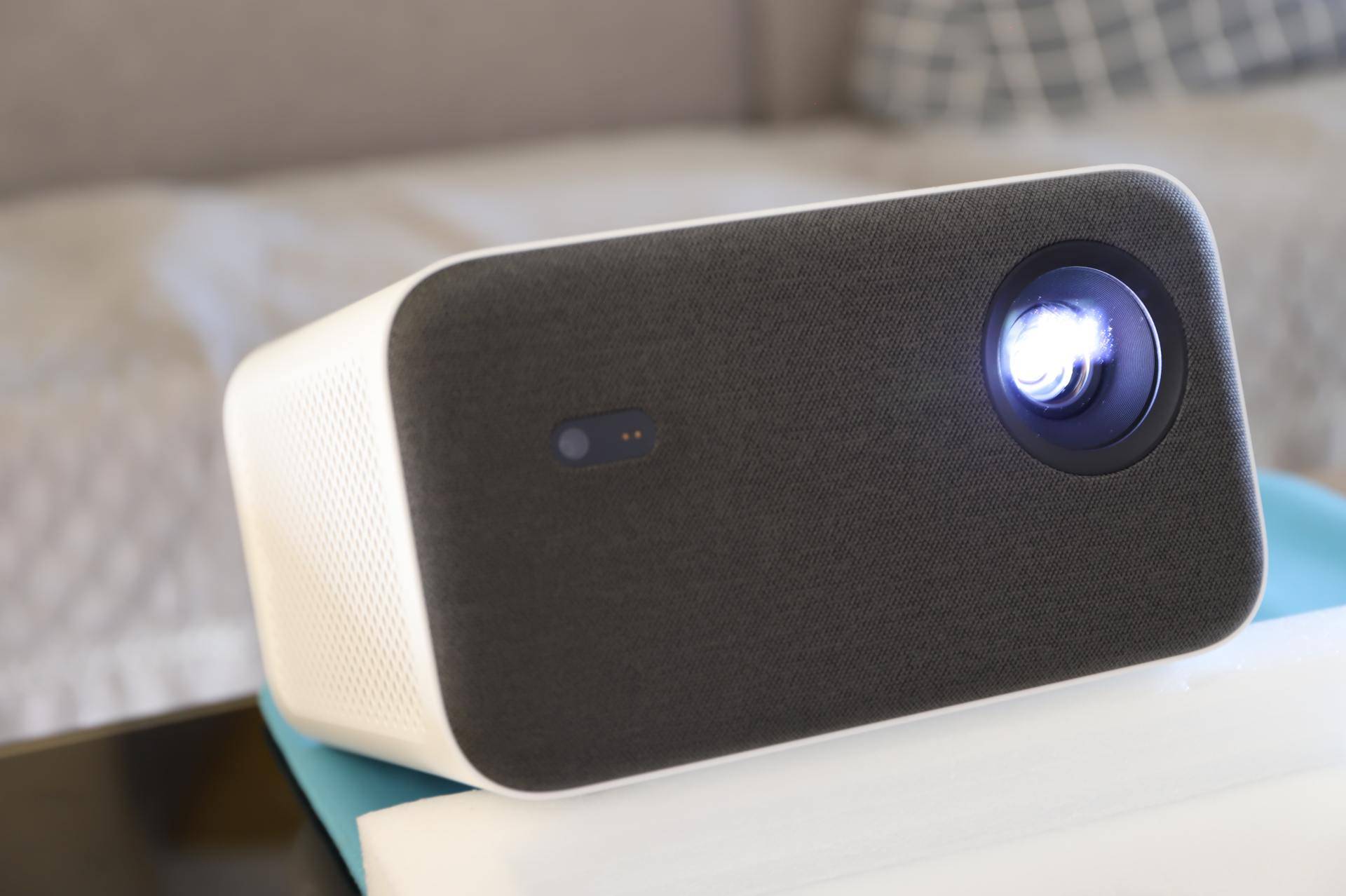 家庭观影新选择米家投影仪2真香体验