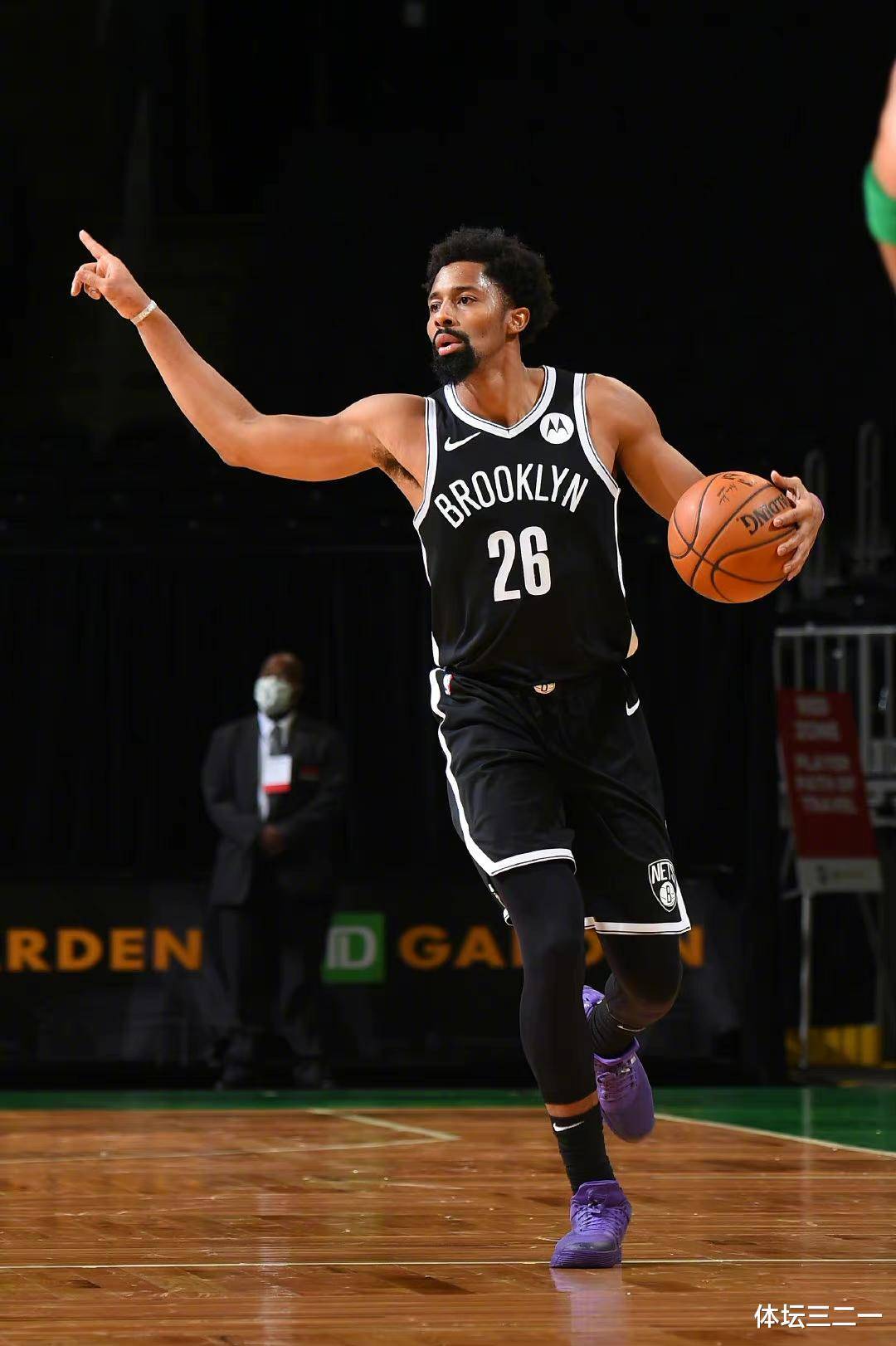 篮网获超级第六人续约承诺!若他季后赛复出,nba真的大结局了!_丁威迪