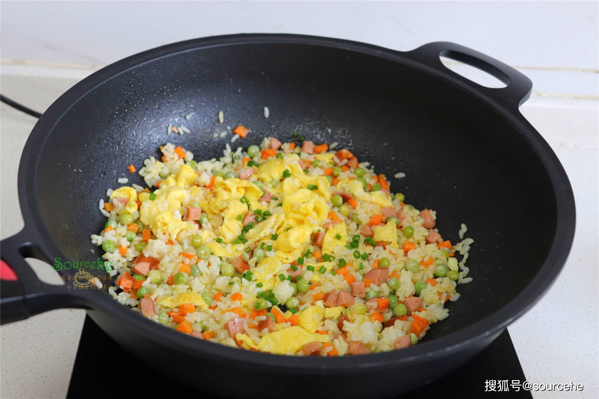 原创
            蛋炒饭时多加一步，米饭可以在锅中跳舞，粒粒分明，很好吃！
                
                 