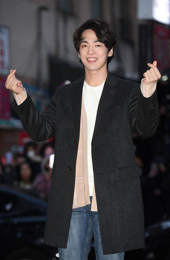 韩男星金正贤患忧郁症2年一直被经纪公司逼迫继续工作