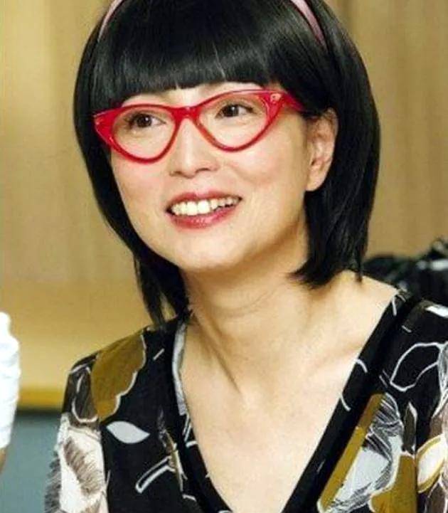 原创石榴姐苑琼丹57岁了还在努力工作周星驰捧红她深爱过林正英