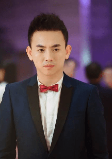 (导演/编剧:董飞,执导并参与《遗失王陵》《通灵古镜》《古井凶铃》等