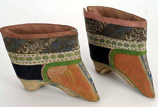 为什么缠足会变成古代理所当然的正常审美是什么时候产生的呢