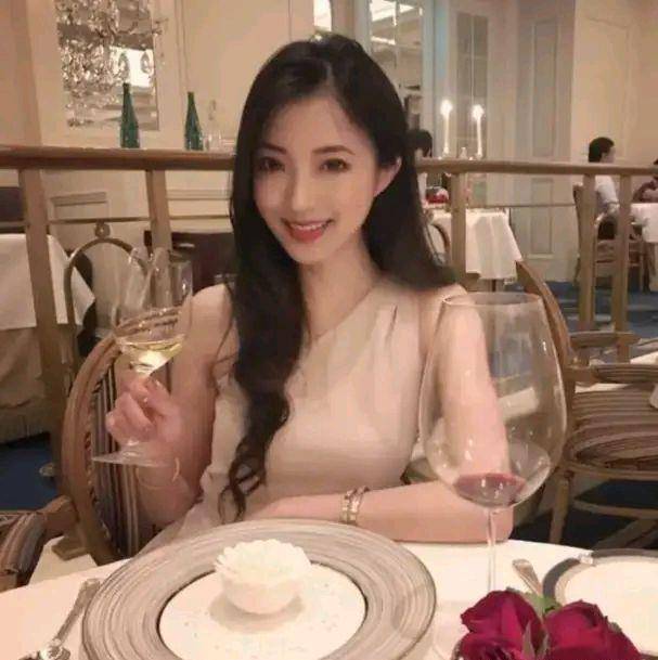 香港名媛陈可欣出轨好友男友