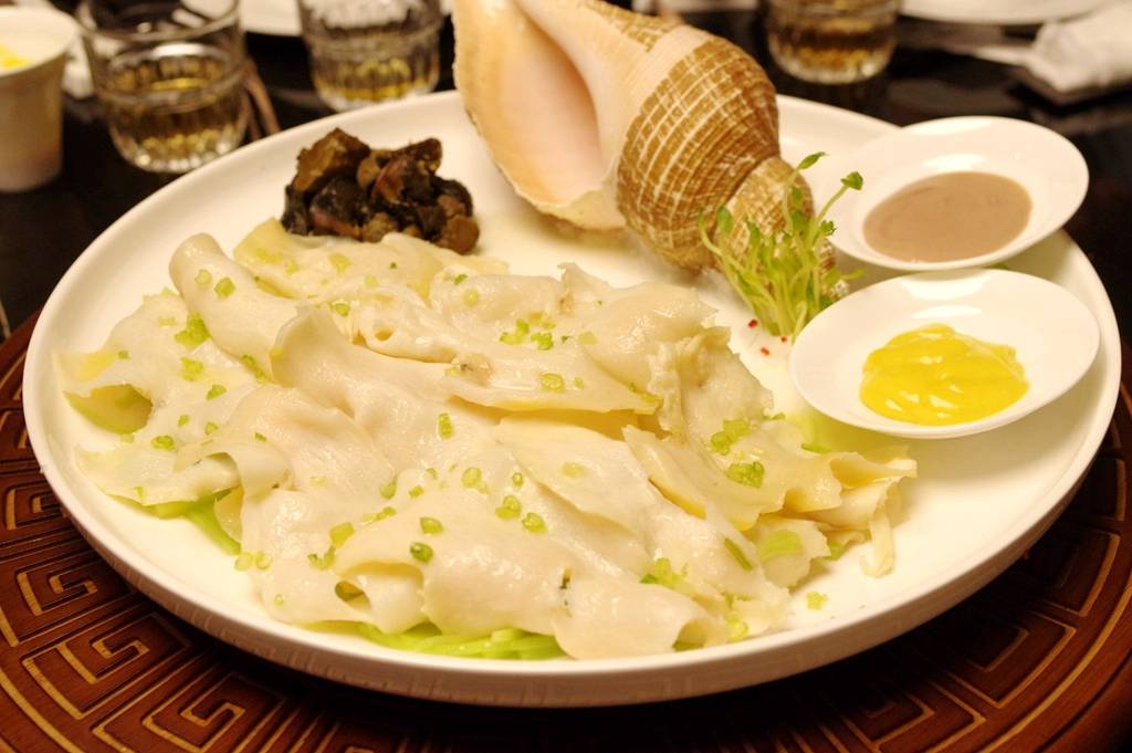 潮州功夫菜的别样奢华鸡油响螺生腌蟹龙穿虎肚脆皮参