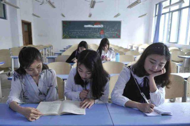 上大学对就业有什么帮助 8f3fc1525c8e46d396a798b257885176.jpeg
