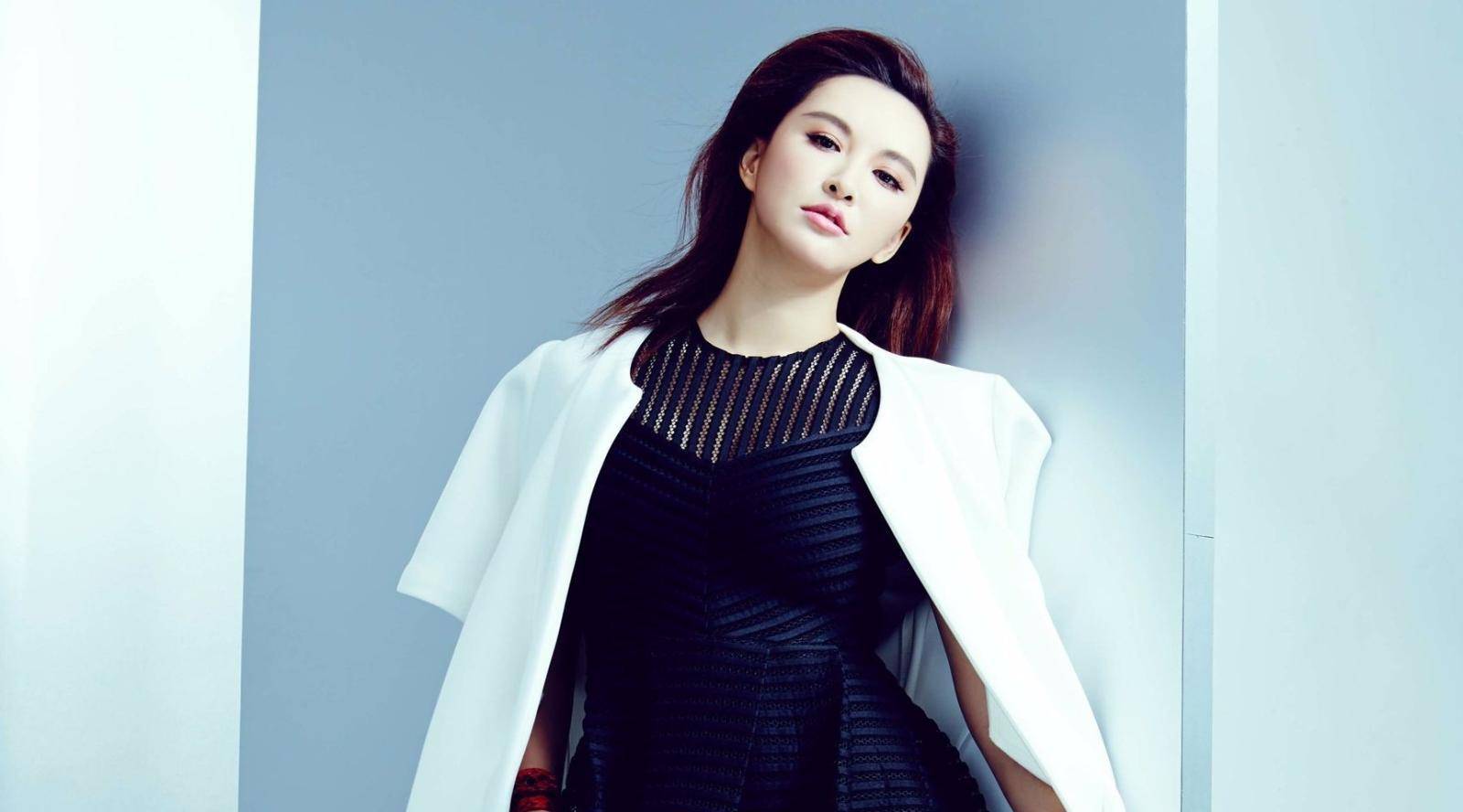 她演戏十余年不温不火, 却准确预测多位明星感情生活!_莫小棋