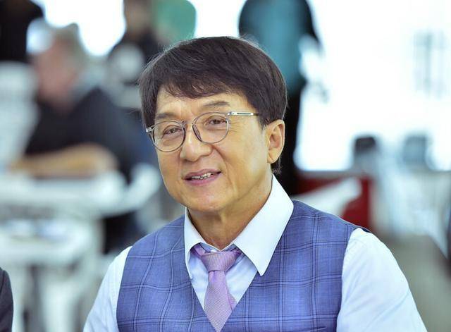 原创急先锋票房惨淡垫底香港娱记声援成龙怀疑影院经理收红包