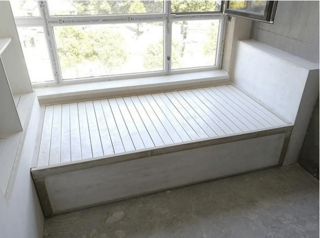 反对老婆找木工手打柜子,夫妻发生争执,木工结束我不吭声了!