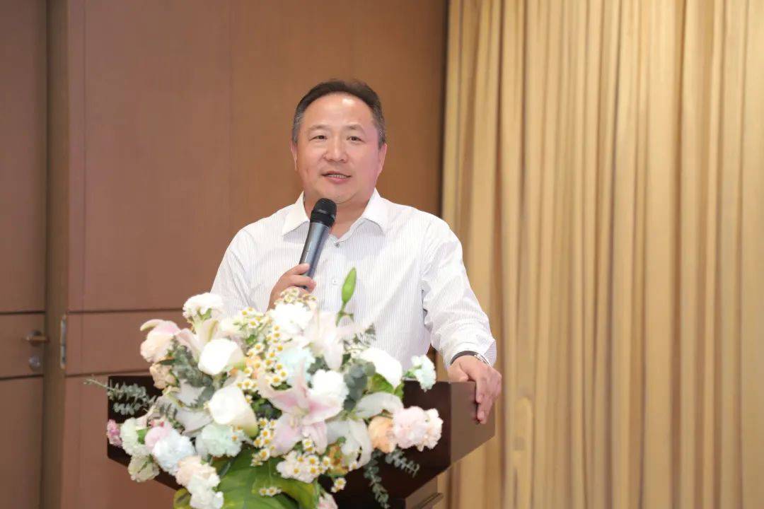 校友总会 刘灿辉 副秘书长根据郭林生秘书长做出的规划建设报告为前提