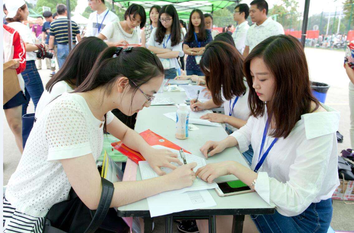 什么样的大学生适合保研 22c6357e0d644399be47370a7ecb7f44.jpeg