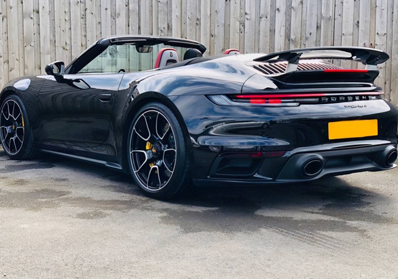 敞篷保时捷911实拍!3.8t引擎爆发478kw,新造型比法拉利帅气!