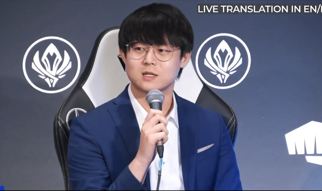 poppy:游戏外的话,我觉得最困难的就是选手们的饮食,包括气候的适应吧