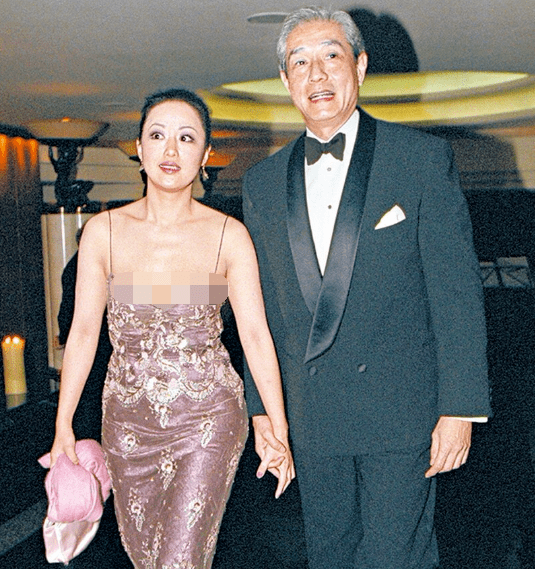 之后又离奇和好继续交往,没想到陈曜旻不久后也申请破产,章小蕙在2002