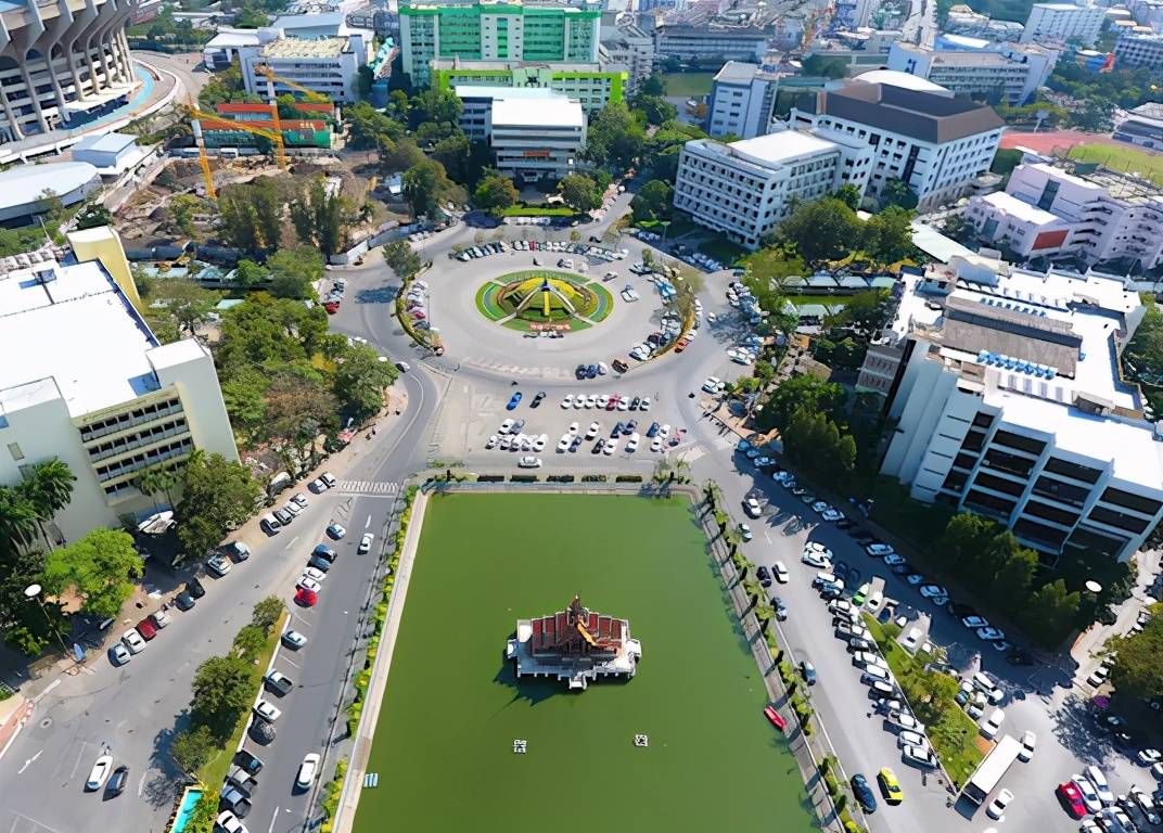 新晋曼谷潜力“黄金地段”，蓝康恒和拉差达，泰国发展商的新目标_搜狐网