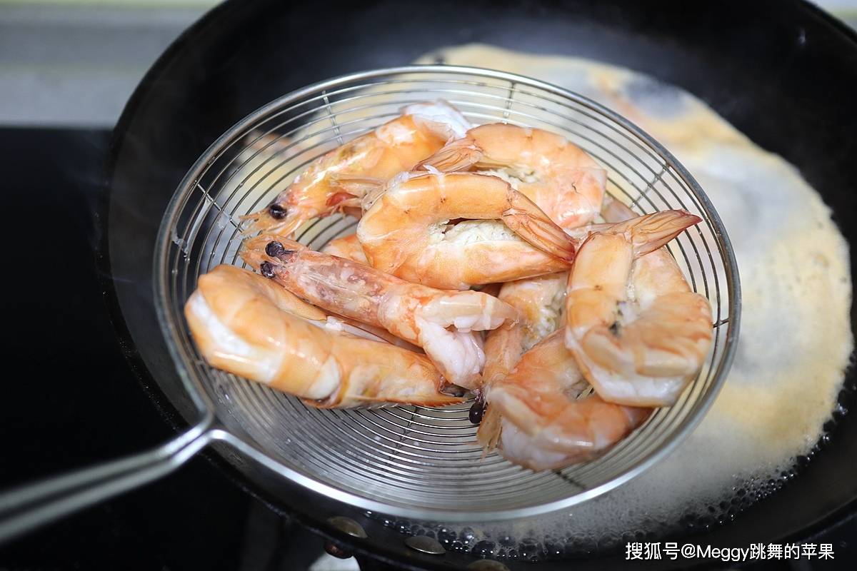 終於學會做避風塘酥脆蝦了 味道一點兒不比飯店差 好吃又實惠 美食料理快車