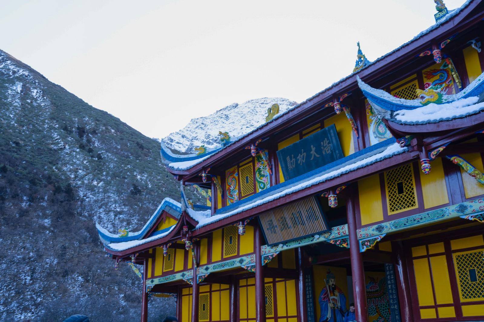 四川一座门票免费的寺庙,是国家级风景名胜区