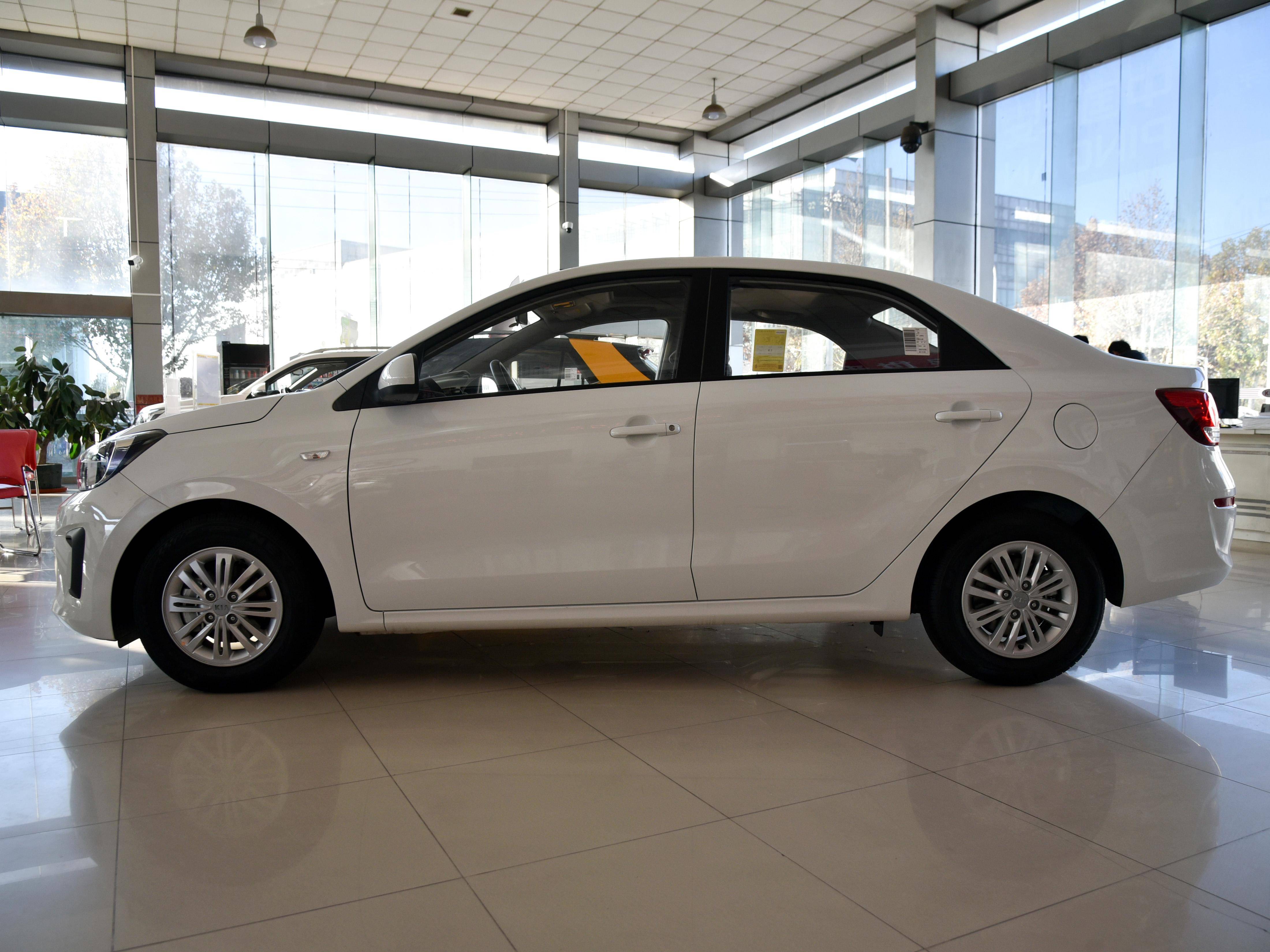 原创起亚焕驰省油经济还便宜落地才7万关键还配自动挡