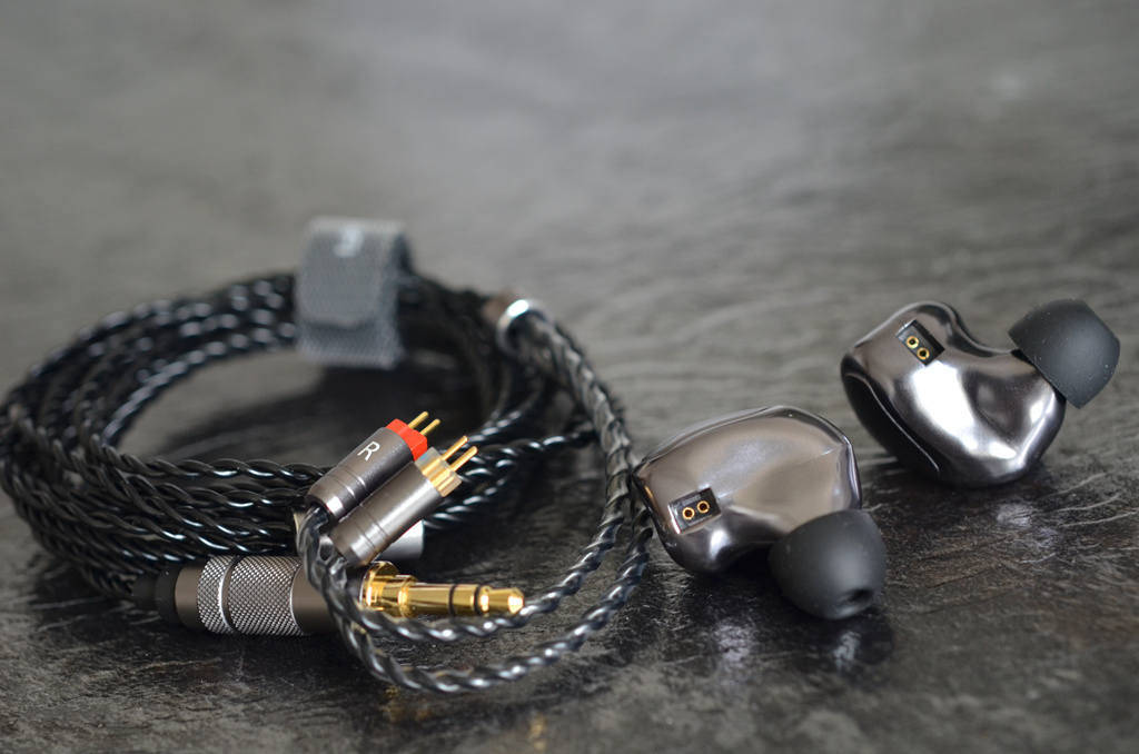 价格不是门槛,穷烧也能玩得起的钻石振膜动圈,799尝个鲜不亏_tinhifi