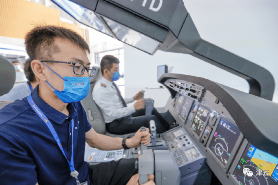 机器人|智能科技展上，这些“黑科技”亮了！