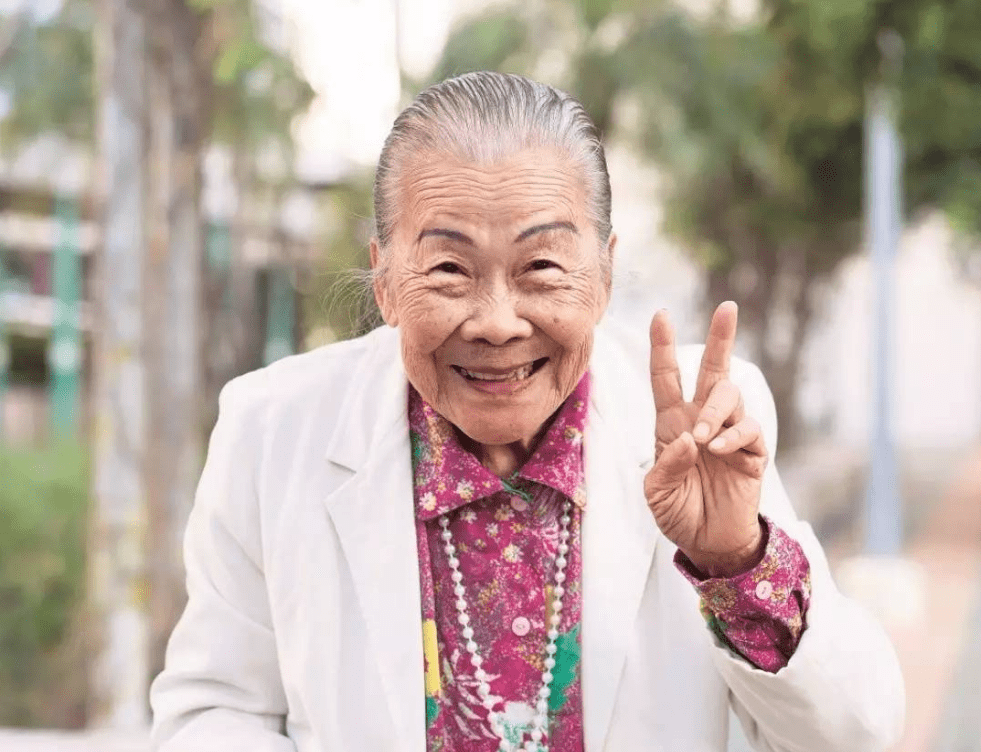 原创tvb御用婆婆命太苦中年丧夫晚年丧女为圆爱女心愿跑了30年龙套