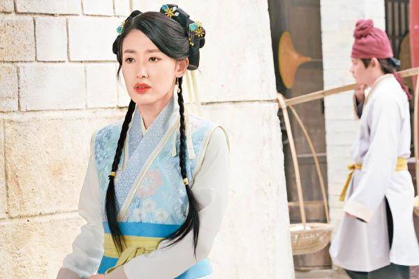 tvb古装喜剧将播,萧正楠为角色牺牲大,因出场需要剃光脚毛_汤洛雯