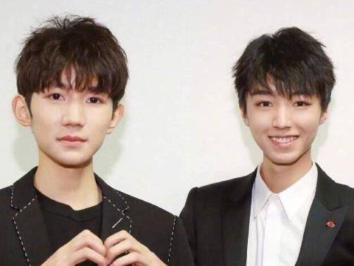 小凯深夜晒照证明一切,凯源cp光明正大撒糖_芦苇荡