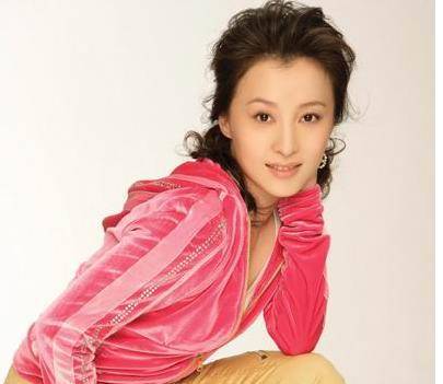 徐露:演"可云"走红,闪婚相识7天丑夫,女儿撞脸国际超模李雯