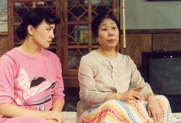 演员韩影出道几十年,代表作有《《电梯上》,《二子开店》,《金鞋》