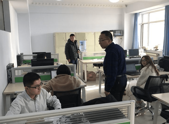 硕士生和研究生哪个比较厉害些 ab8d598204d14a51992991fb085f49ba.png