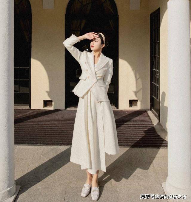 女士夏季长裙套装搭配鞋子 bef9d36cca3e4594a8035919f1a26c90.jpeg