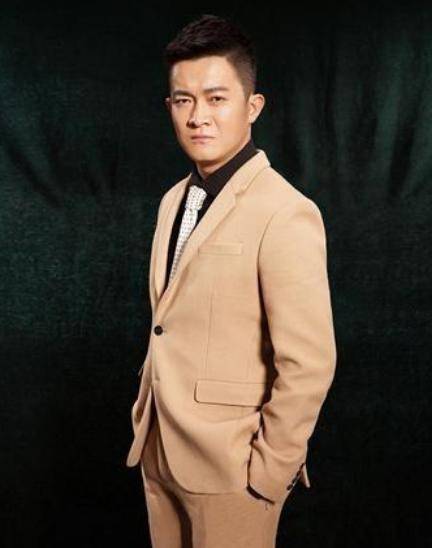 非常陌生的,但相信说到《铁梨花》当中张吉安大家应该都是有印象的,他