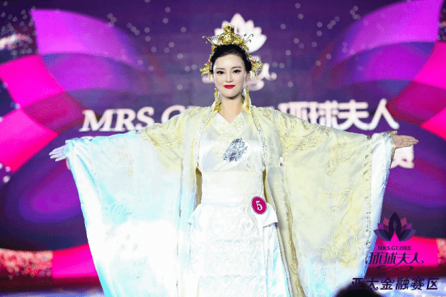 原创柏迪皮草创始人方琳萍摘得亚太时尚大使殊荣