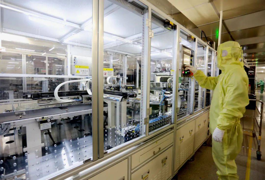 随着周边配套电子信息企业的投产,信利项目今年产值有望突破100亿元